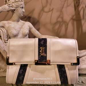 L.A.M.B. by Gwen Stefani Frosted Pearl Clutch Leather Designer Celebrity #44